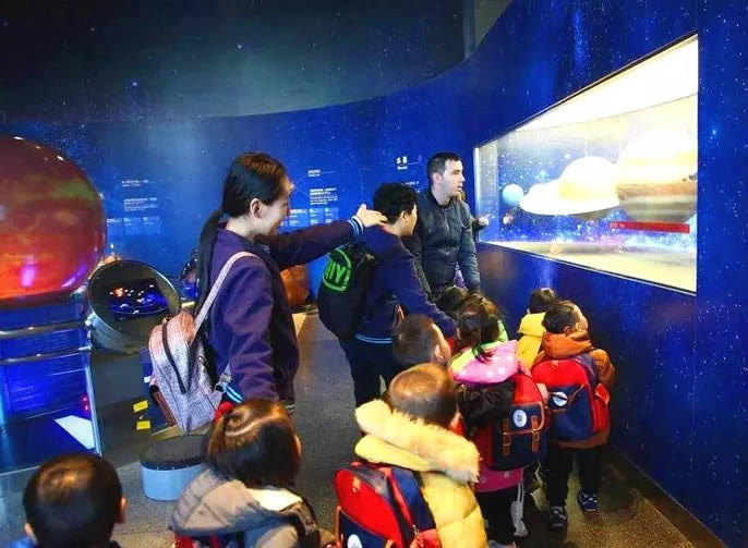 【聚星東辰】綿陽東辰聚星國際學?；谖磥韺W校的3.0版創建生態智慧學府，預見未來學校的十三種生態場景